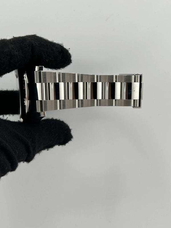 Rolex Sky Dweller Blue Dial on Oyster Ref. 326934 Card 2021 view 5