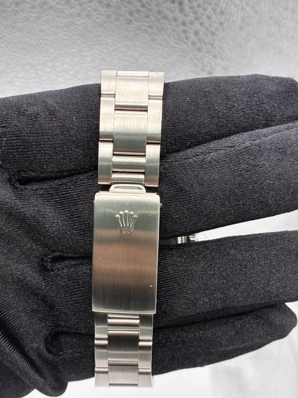 Rolex Oyster Perpetual Date Silver Stick Dial on Oyster Ref. 15000 1988 view 2