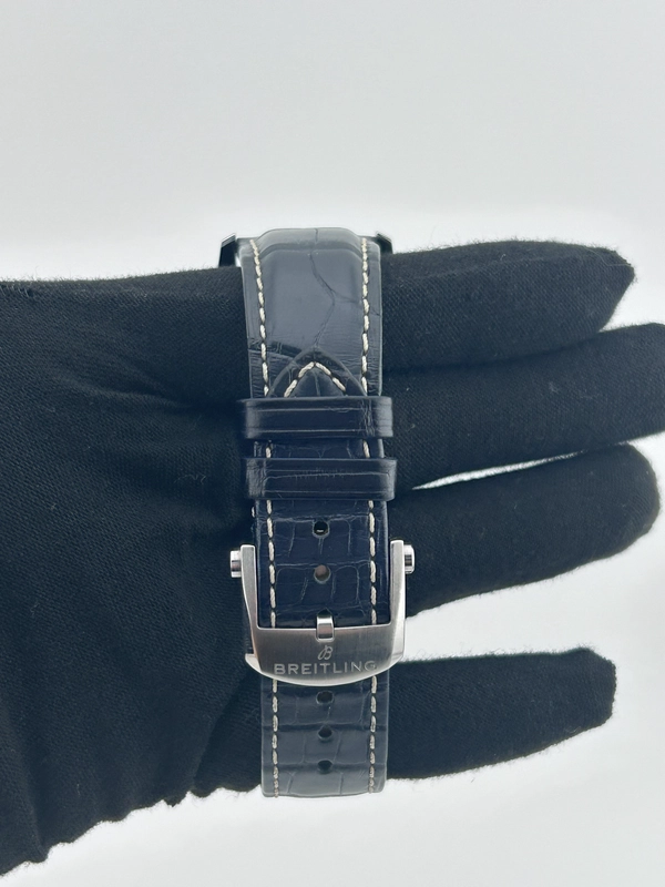 Breitling Navitimer Automatic GMT Ice Blue Dial on Leather Strap Ref. A32310171C1P1 Complete view 4