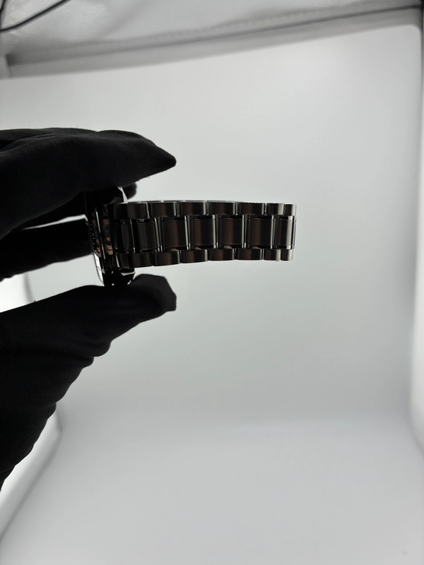 Omega Speedmaster Black Dial on Stainless Steel Bracelet Ref. 3513.52 view 5
