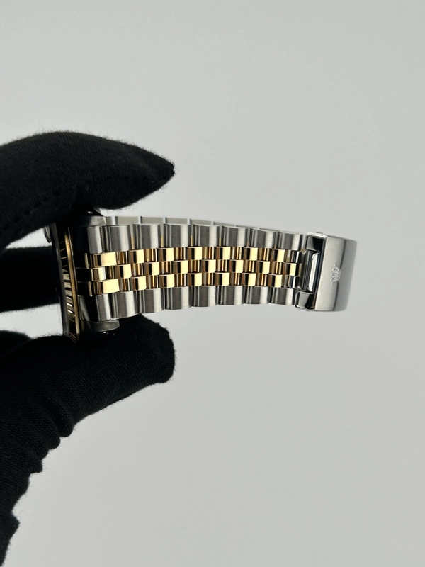 Rolex Oyster Perpetual Date Champagne Stick Dial on Jubilee Ref. 15223 view 4