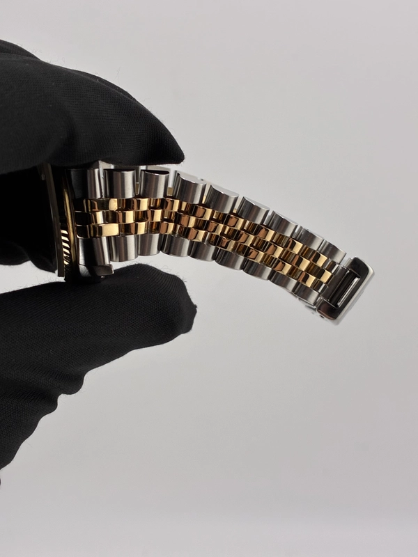 Rolex Datejust Champagne Diamond Dial on Jubilee Ref. 68273G 1987 view 5