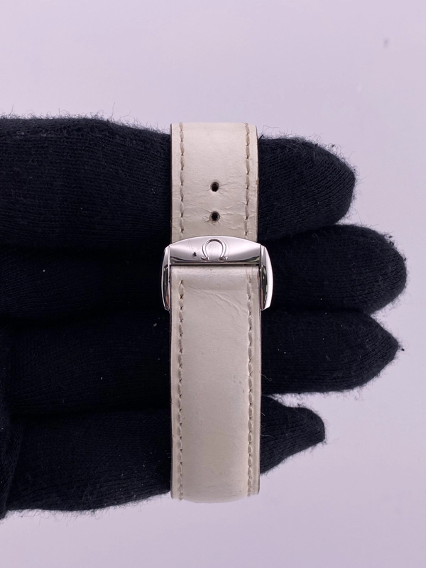 Omega Speedmaster White Mop Dial on Leather Strap Ref. 3802.70.56 Card 2003 view 4