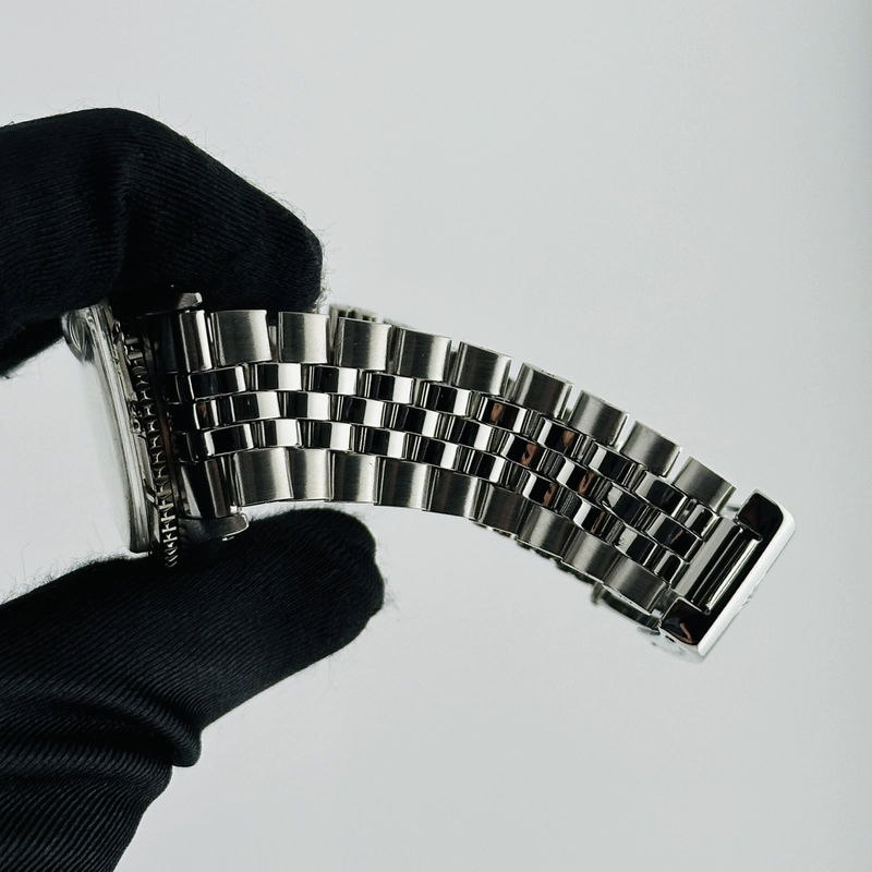 Rolex Datejust Thunderbird Silver Stick Dial on Folded Jubilee Bracelet Ref. 1625 1960 view 4