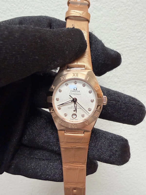 Omega Constellation Co-Axial White Diamond Dial on Leather Strap Ref. 131.53.29.20.52.002 Card Open Date view 2