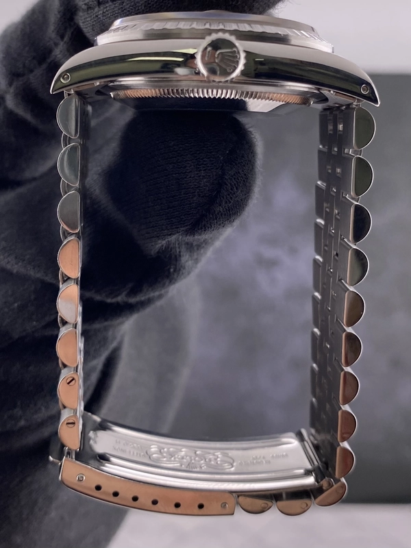 Rolex Datejust Silver Stick Dial on Jubilee Ref. 16220 1991 view 6