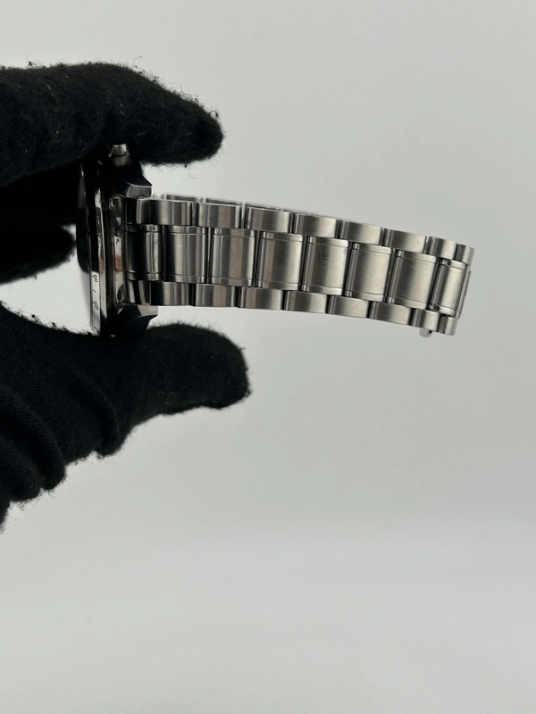 Omega Speedmaster Black Dial on Stainless Steel Bracelet Ref. 3513.50.00 view 5