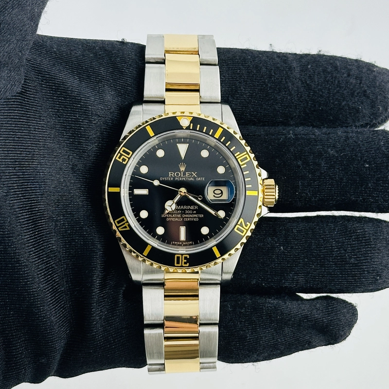 Rolex Submariner Black Dial on Oyster Bracelet Ref. M16613LN Papers 1989 view 2