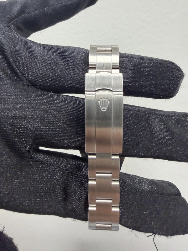 Rolex Oyster Perpetual 28 Med Blue Dial on Oyster Ref. 276200 Card 2025 view 3
