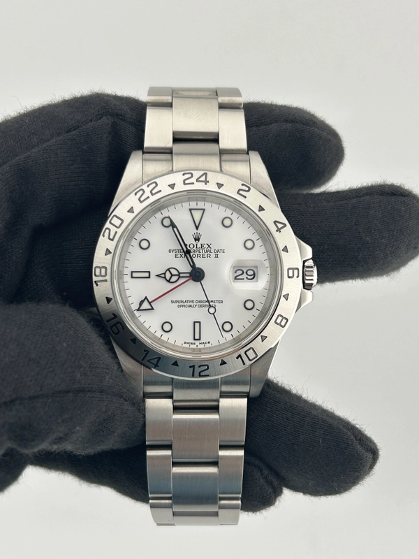 Rolex Explorer II White Dial on Oyster Ref. 16570 Papers 2005 view 2