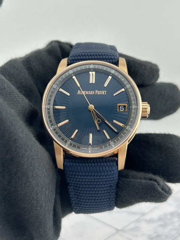 Audemars Piguet Code 11.59 Selfwinding Night Blue Cloud Dial on Rubber Strap Ref. 15210OR.OO.A348KB.01 view 2