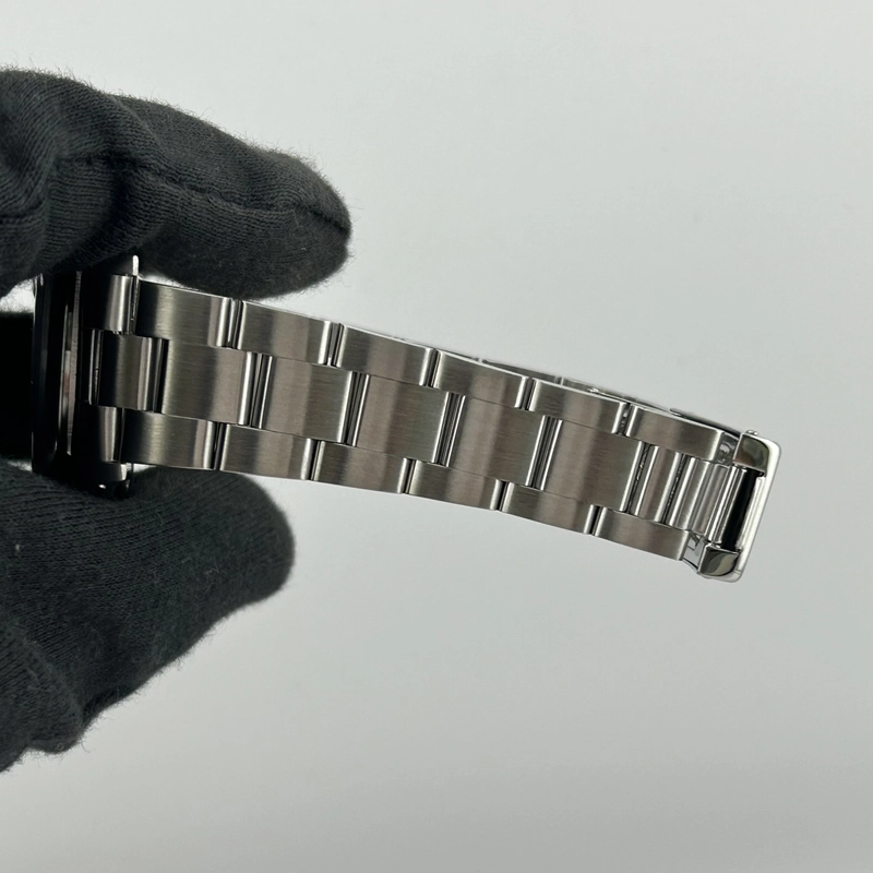 Rolex Oysterdate Precision Silver Stick Dial on Oyster Bracelet Ref. 6694 Papers 1989 view 5