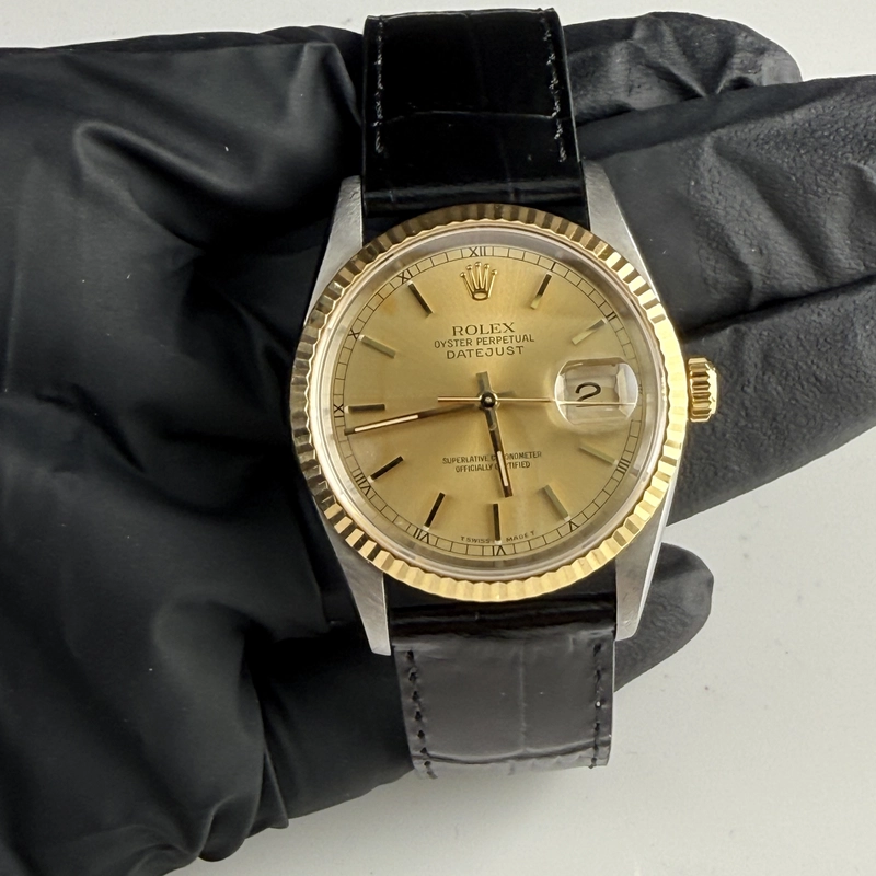 Rolex Datejust 36 Champagne Stick Dial on Generic Leather Strap Ref. 16233 1995 view 2