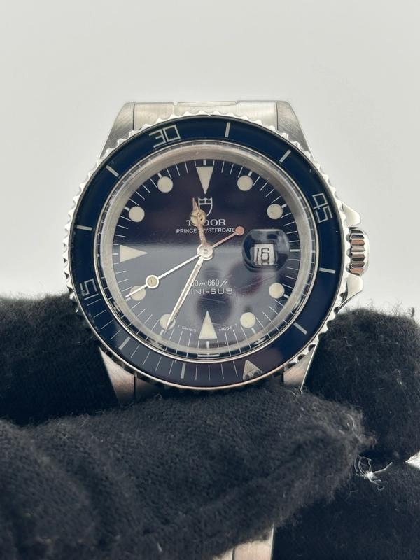 Tudor Prince Oysterdate Mini-Sub Blue Dial on Stainless Steel Bracelet Ref. 73090 view 3
