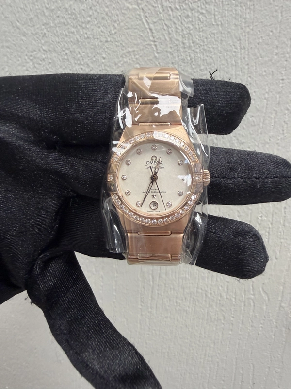 Omega Constellation Silver Diamond Dial Ref. 131.55.29.20.52.001 Card Open Date view 2