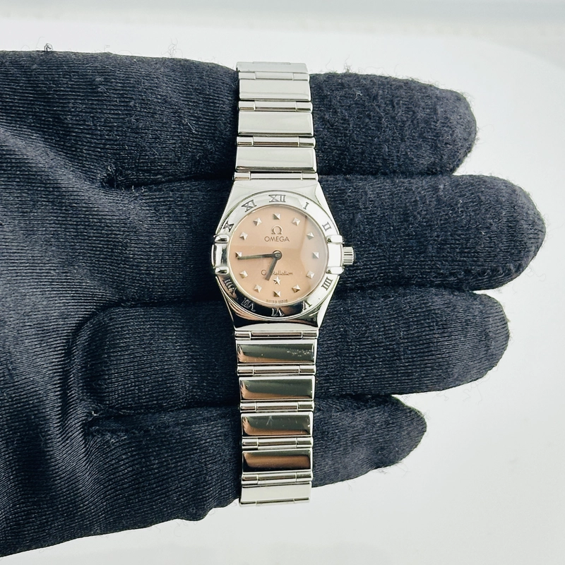 Omega Constellation Salmon Pink Dial on Stainless Steel Bracelet Ref. 1561.61.00 Card 2002 view 3