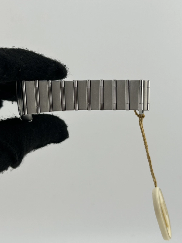 Omega Constellation Silver Dial on Stainless Steel Bracelet Ref. 1572.30.00 Card 2011 view 5