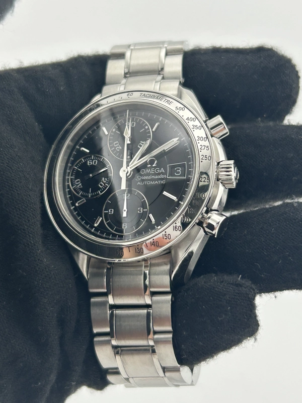 Omega Speedmaster Black Dial on Stainless Steel Bracelet Ref. 3513.50.00 view 3
