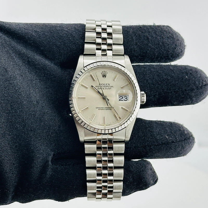 Rolex Datejust Silver Stick Dial on D Link Jubilee Bracelet Ref. 16220 1988 view 2