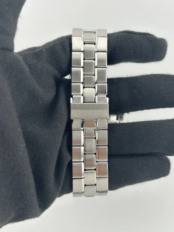 Vacheron Constantin Overseas Silver Dial on Stainless Steel Ref. 49140/423A-8790 Complete 2004 view 4