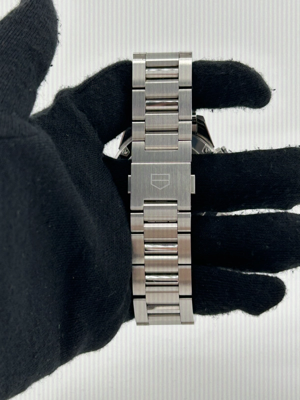 Tag Heuer Carrera Black Dial on Stainless Steel Bracelet Ref. CBG2A10 view 4