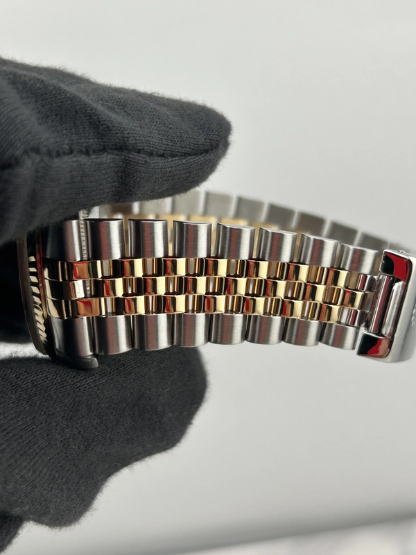 Rolex Datejust Gold Dial on Jubilee Ref. 16233 Papers 1994 view 5