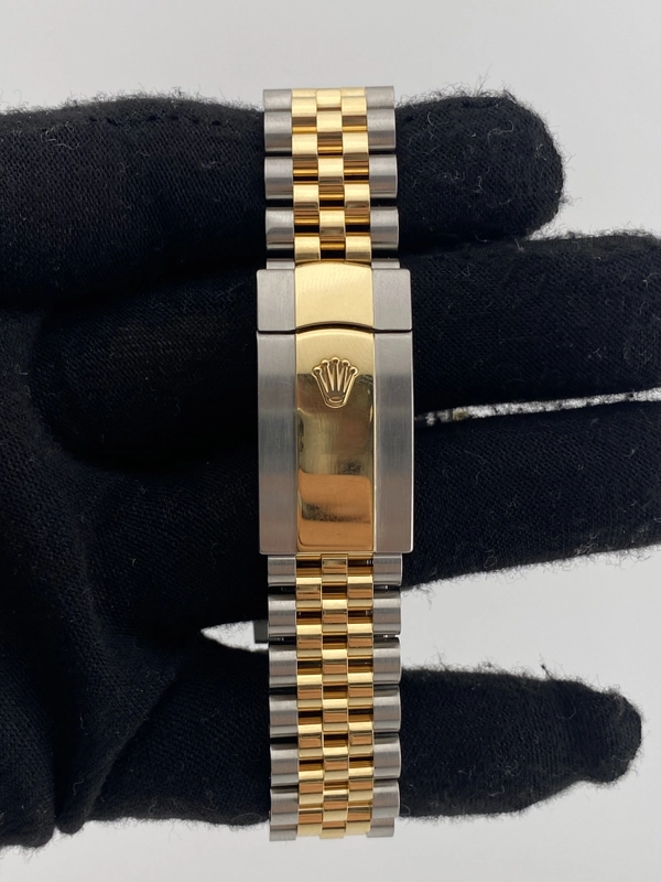Rolex Datejust 36 Champagne Diamond Dial on Jubilee Ref. 126283RBR Card 2019 view 4