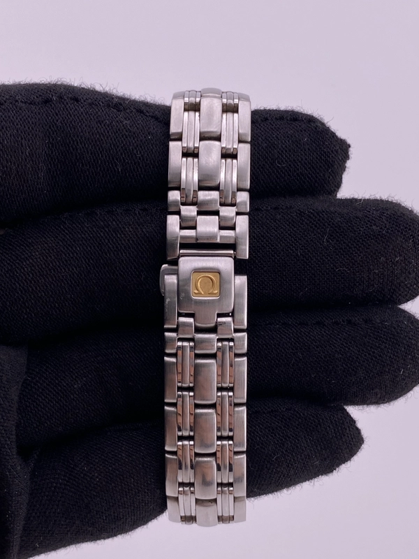 Omega Seamaster 120m Silver Dial on Stainless Steel Bracelet Ref. 2571.31 view 4