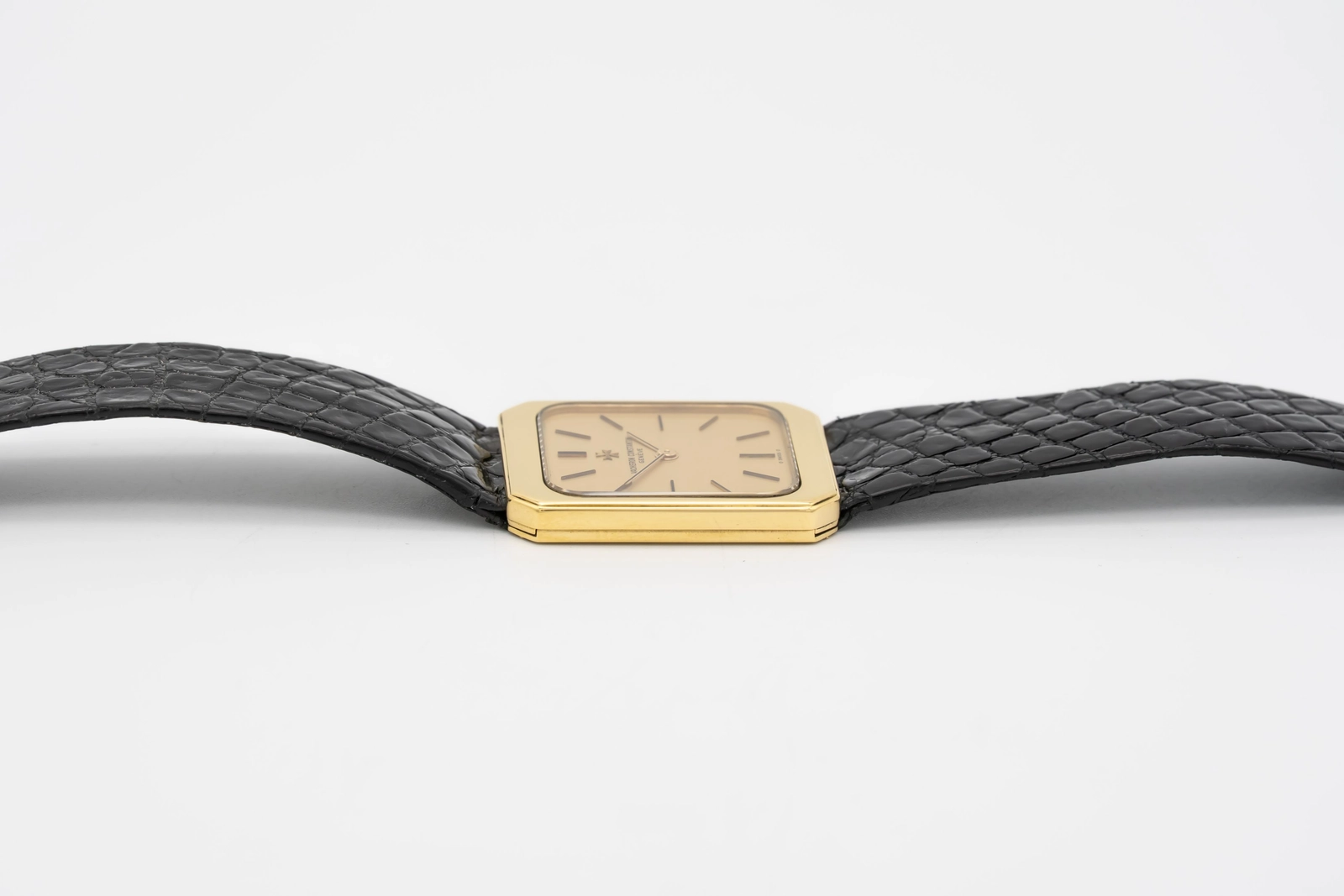 Ultra Thin Rectangular 18k Gold — image 9