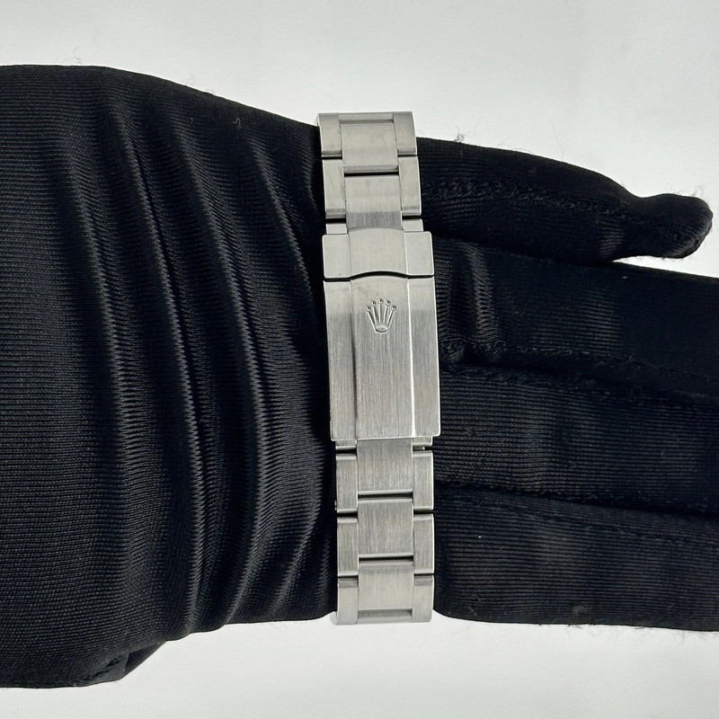 Rolex Oyster Perpetual Silver Dial on Oyster Ref. 116000 Card 2014 view 3