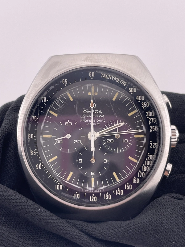 Omega Speedmaster Mark II Black Dial on Stainless Steel Bracelet Ref. 145.014 view 2