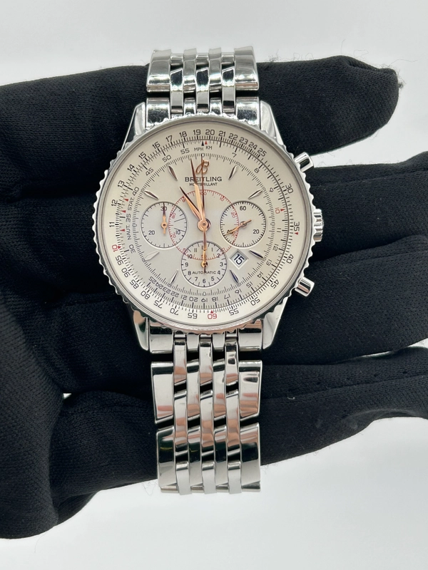 Breitling Navitimer Montbrillant White Dial on Stainless Steel Bracelet Ref. A41370 view 2