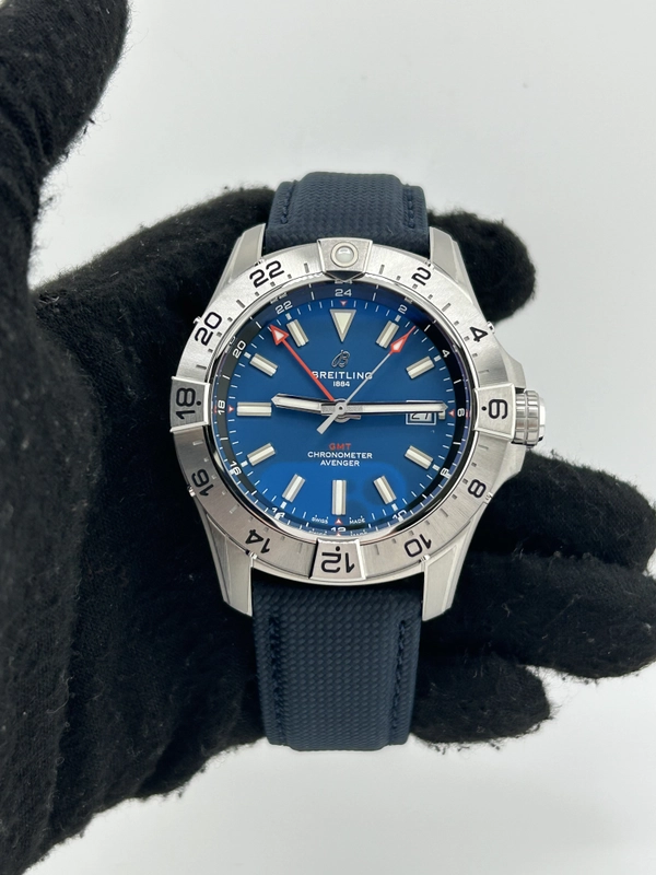 Breitling Avenger Automatic GMT Blue Dial on Leather Strap Ref. A32320101C1X1 Complete 2026 view 2