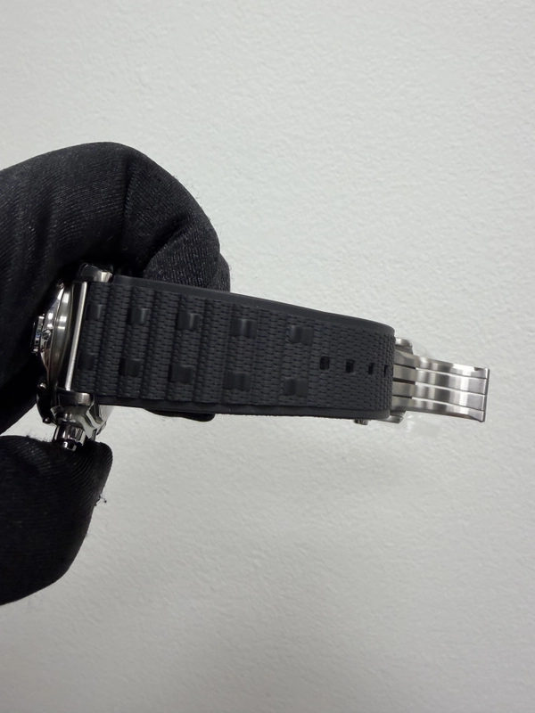 Breitling Super Chronomat B01 Anthracite Dial on Rubber Strap Ref. EB0136251M1S1 Card 2026 view 3