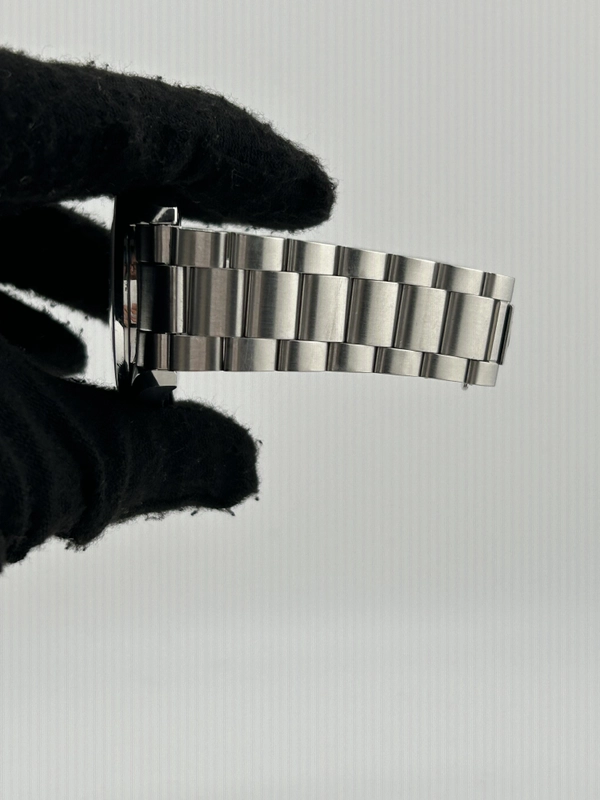Omega Seamaster Aqua Terra 150m Silver Dial on Stainless Steel Bracelet Ref. 2517.30.00 view 5