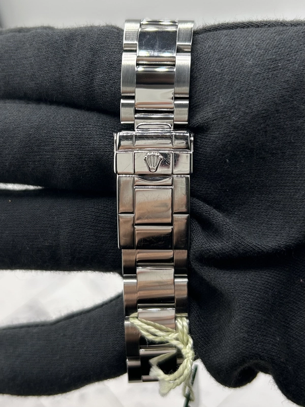 Rolex Yacht Master Silver Dial on Oyster Ref. 16622 Papers 2006 view 4
