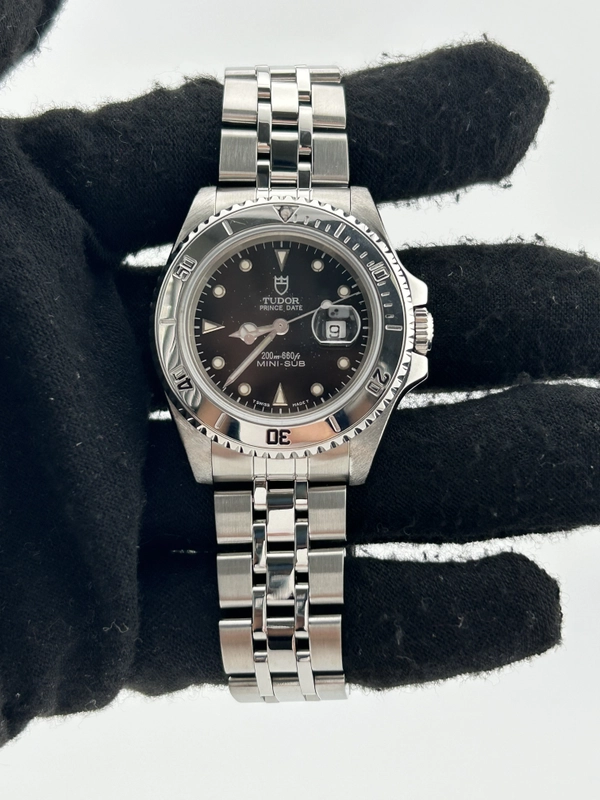 Tudor Prince Date Mini-Sub Black Dial on Stainless Steel Bracelet Ref. 73190 view 2