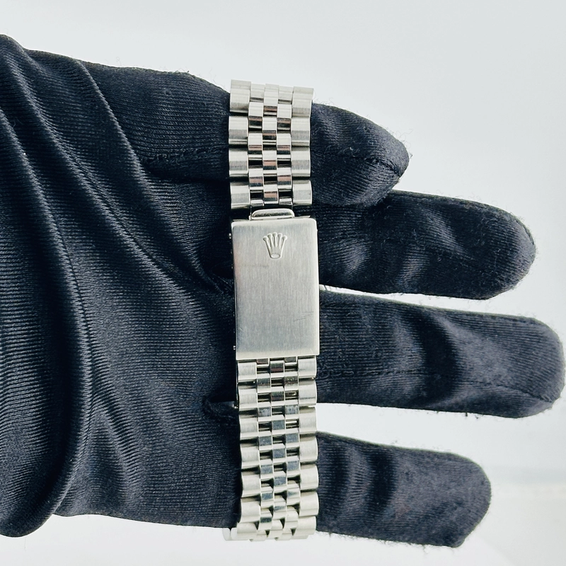 Rolex Datejust Silver Stick Dial on Jubilee D Link Bracelet Ref. 16030 1982 view 4