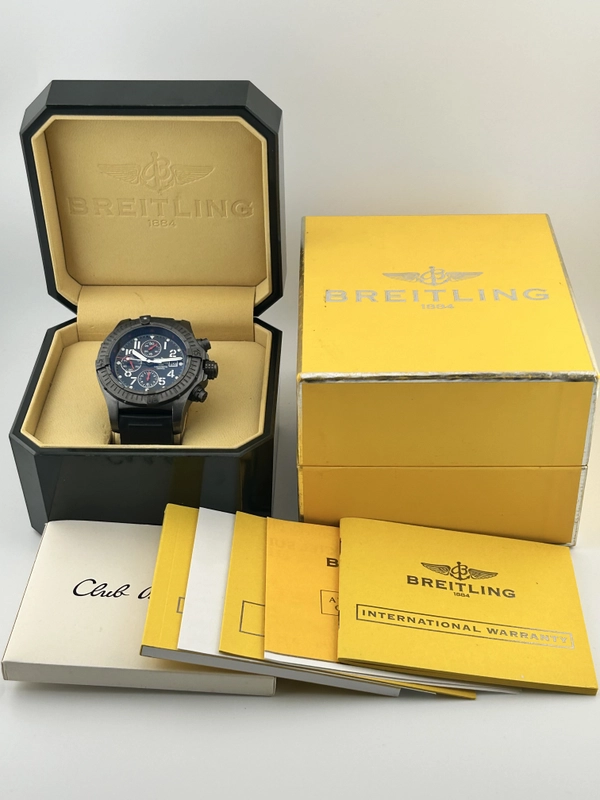 Breitling Super Avenger Black Dial on Rubber Ref. M13370 Complete 2010 view 7