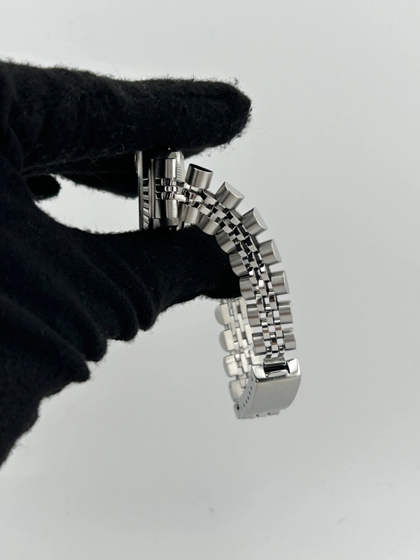 Rolex Oyster Perpetual Date Silver Index Dial on Jubilee D Link Bracelet Ref. 69240 1984 view 5