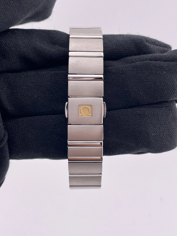 Omega Constellation M.O.P Dial on Stainless Steel Bracelet Ref. 1581.70 view 4