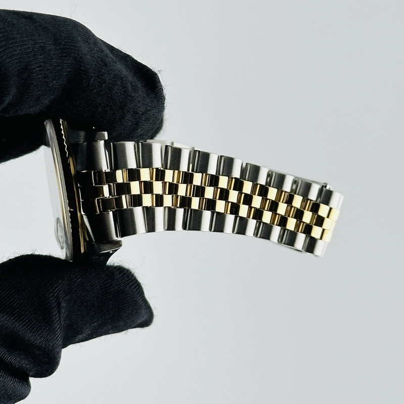 Rolex Datejust Champagne Diamond Factory Dial on D Link Jubilee Bracelet Ref. 16233G 1993 view 5
