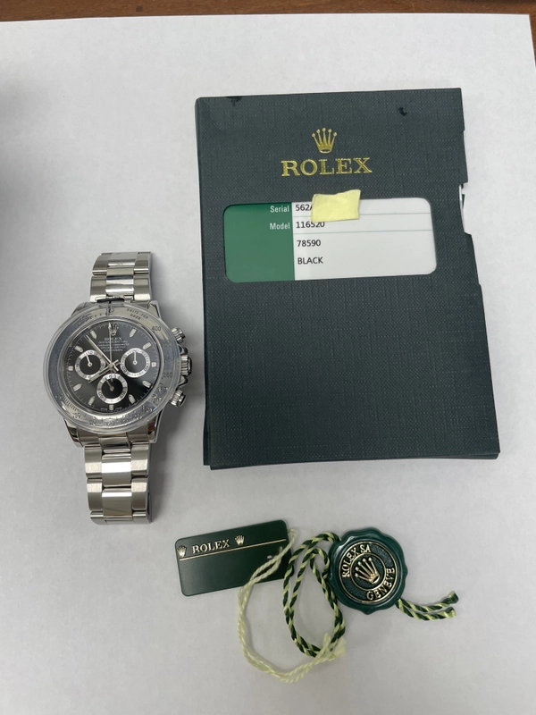Rolex Daytona Black Dial on Oyster Ref. 116520 Card 2016 view 5