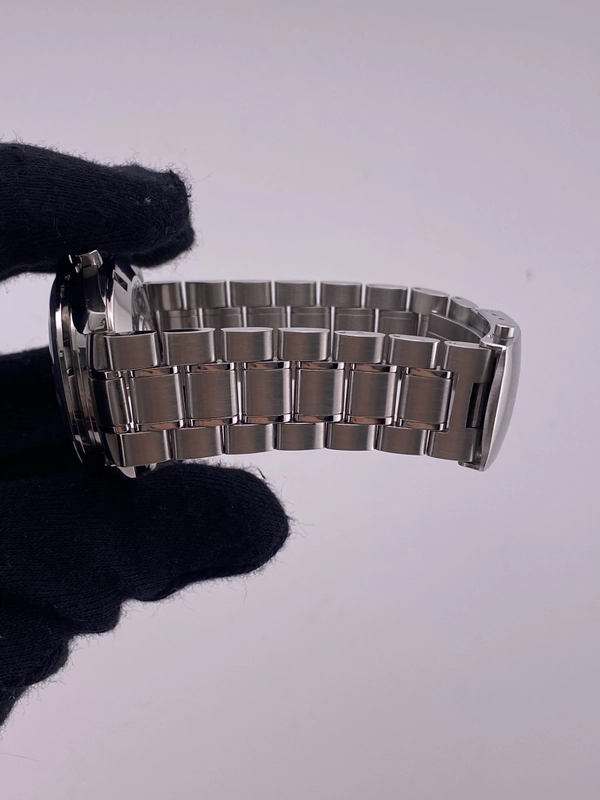 Omega Speedmaster Professional Moonwatch Black Stick Dial on Bracelet Ref. 3570.50.00 Complete 2003 view 5