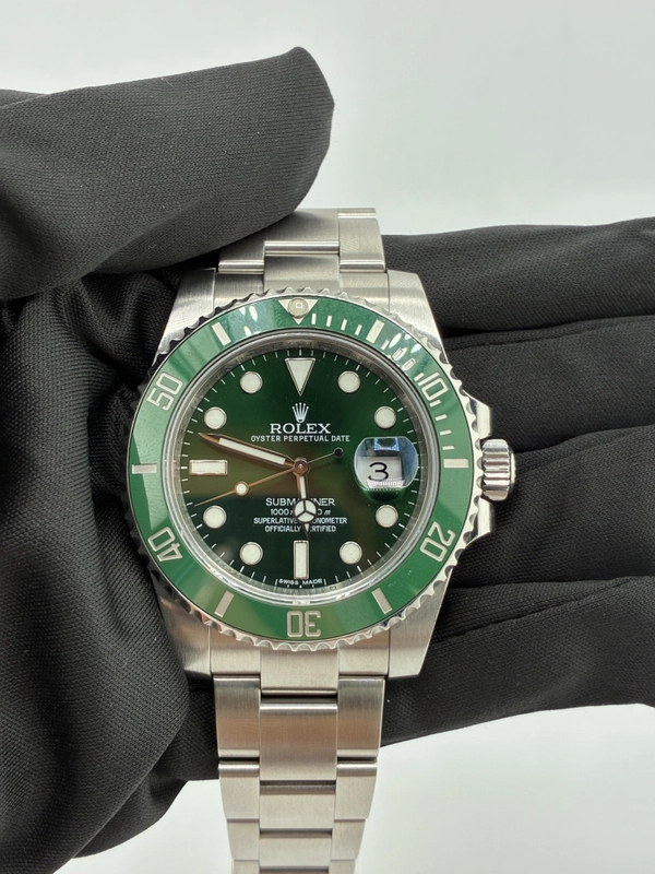 Rolex Submariner Green Dial on Oyster Ref. 116610LV Card 2014 view 2
