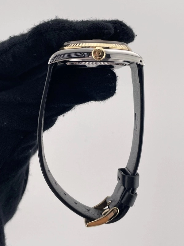Rolex Datejust 36 Champagne Stick Dial on Generic Black Leather Strap Ref. 16233 1993 view 6