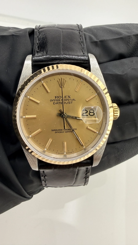 Rolex Datejust 36 Champagne Stick Dial on Generic Leather Strap Ref. 16233 1988 view 2