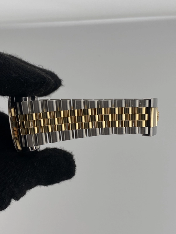 Rolex Datejust 36 Champagne Diamond Dial on Jubilee Ref. 126283RBR Card 2019 view 5