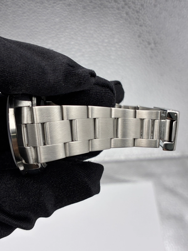 Rolex Oyster Perpetual White Factory Roman Dial on Oyster Ref. 14010 view 2