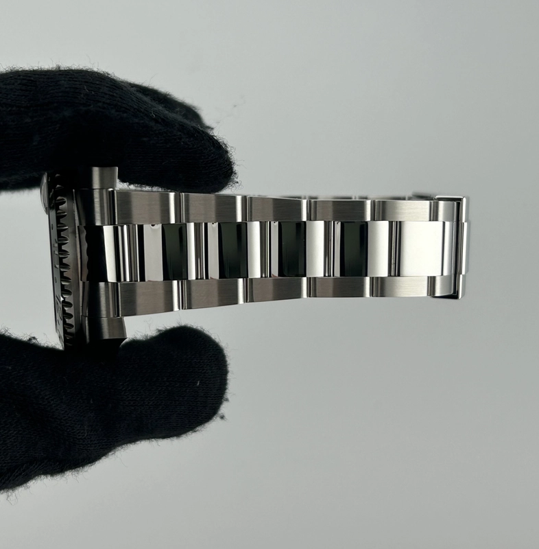 Rolex GMT-Master II "Sprite" Black Dial on Oyster Ref. 126720VTNR Card 2026 view 5